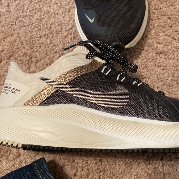 Women’s Nike Quest 4 running shoes size 8.5 - Picture 11 of 12
